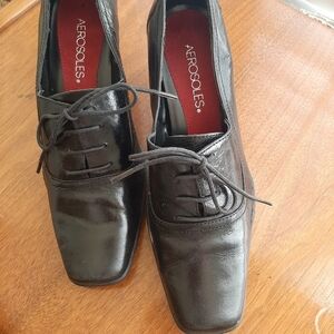 AEROSOLES WOMEN'S LEATHER HEELS.